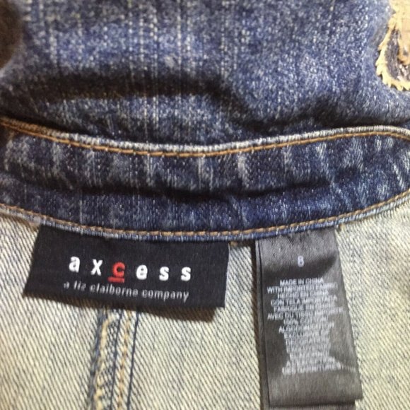 Axcess (Liz Claiborne) Sz 8 Jean Jacket w/embroidery - Picture 2 of 8